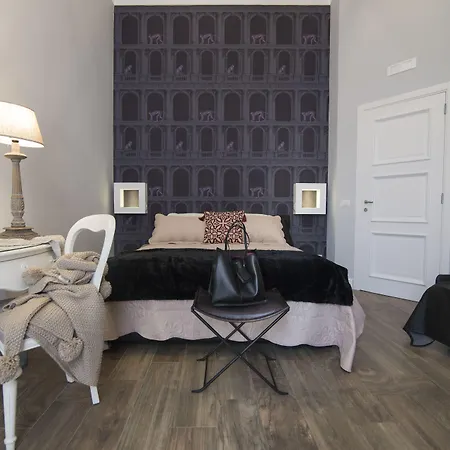 Domus Deorum Deluxe 4* Nápoles