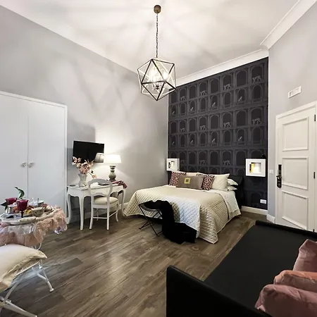 Domus Deorum Deluxe Neapel