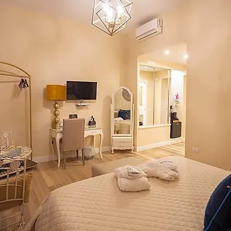 Alojamento de Acomodação e Pequeno-almoço Domus Deorum Deluxe 4*