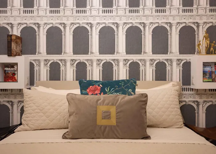 Domus Deorum Deluxe Neapel