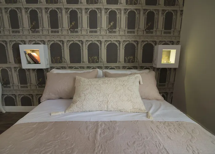 Domus Deorum Deluxe Neapel