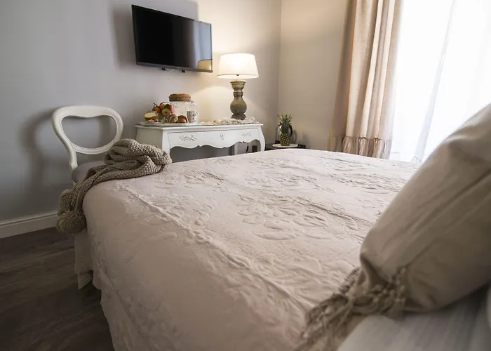 Domus Deorum Deluxe Bed & Breakfast 4*