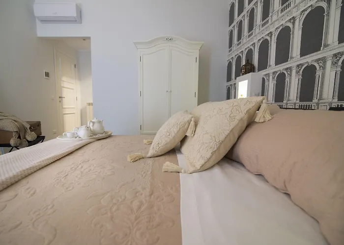 Domus Deorum Deluxe Bed & Breakfast