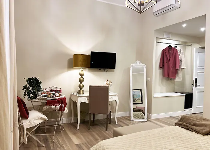 Domus Deorum Deluxe Bed & Breakfast 4*