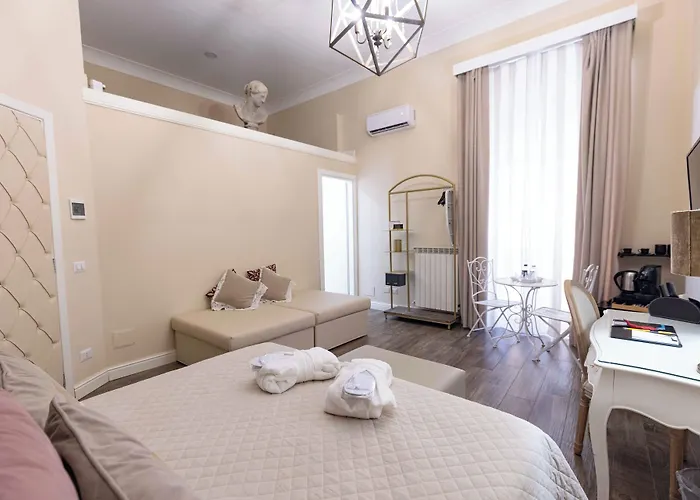 Domus Deorum Deluxe 4* Neapel