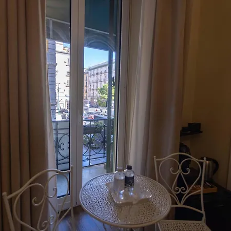 Bed & Breakfast Domus Deorum Deluxe Naples
