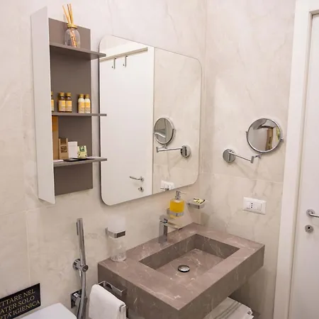Domus Deorum Deluxe Bed & Breakfast Naples
