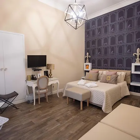 Domus Deorum Deluxe Bed & Breakfast 2*