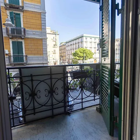 Oda ve Kahvaltı Domus Deorum Deluxe Napoli