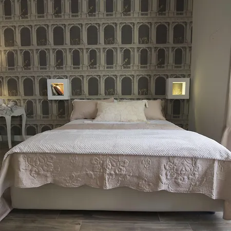 Domus Deorum Deluxe Oda ve Kahvaltı