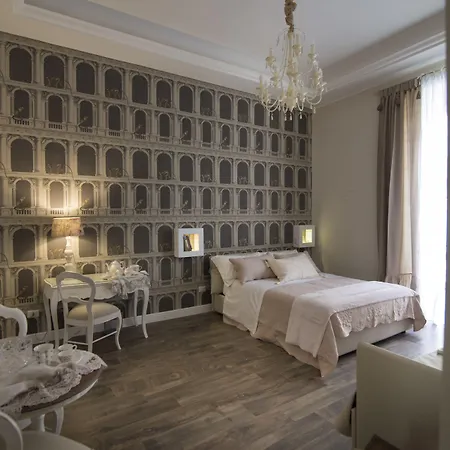 Domus Deorum Deluxe Nocleg ze śniadaniem Neapol