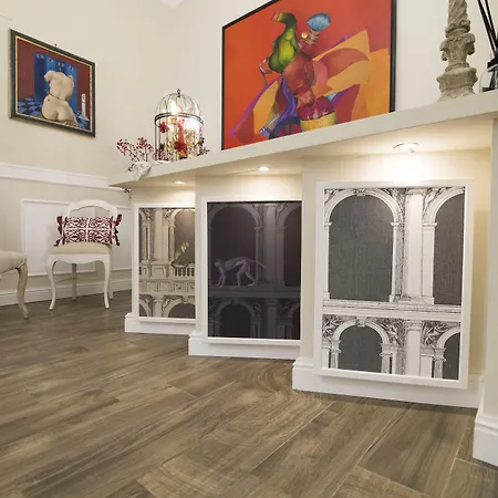 Domus Deorum Deluxe 4* Neapol