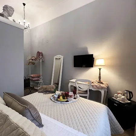 Oda ve Kahvaltı Domus Deorum Deluxe Napoli