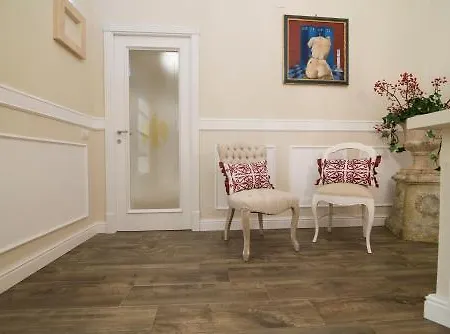 Domus Deorum Deluxe 2* Naples